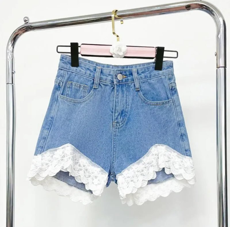 Short Kawaii Motif Dentelle