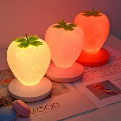 Veilleuse Kawaii<br> Fraise Printanière