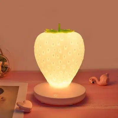 Veilleuse Kawaii Fraise Printanière